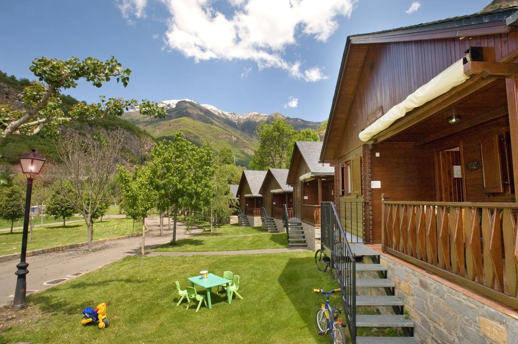 Bungalows La Borda D'Arnaldet Villanova Exterior photo