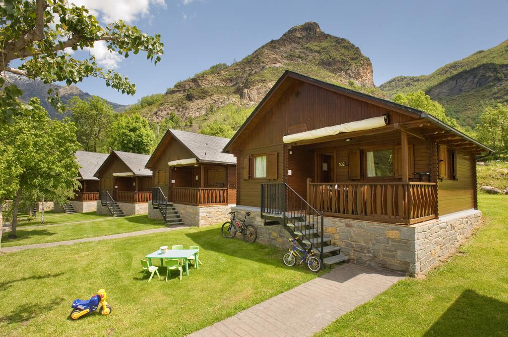Bungalows La Borda D'Arnaldet Villanova Exterior photo