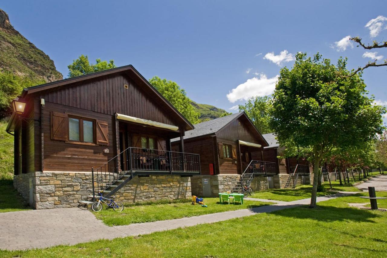 Bungalows La Borda D'Arnaldet Villanova Exterior photo