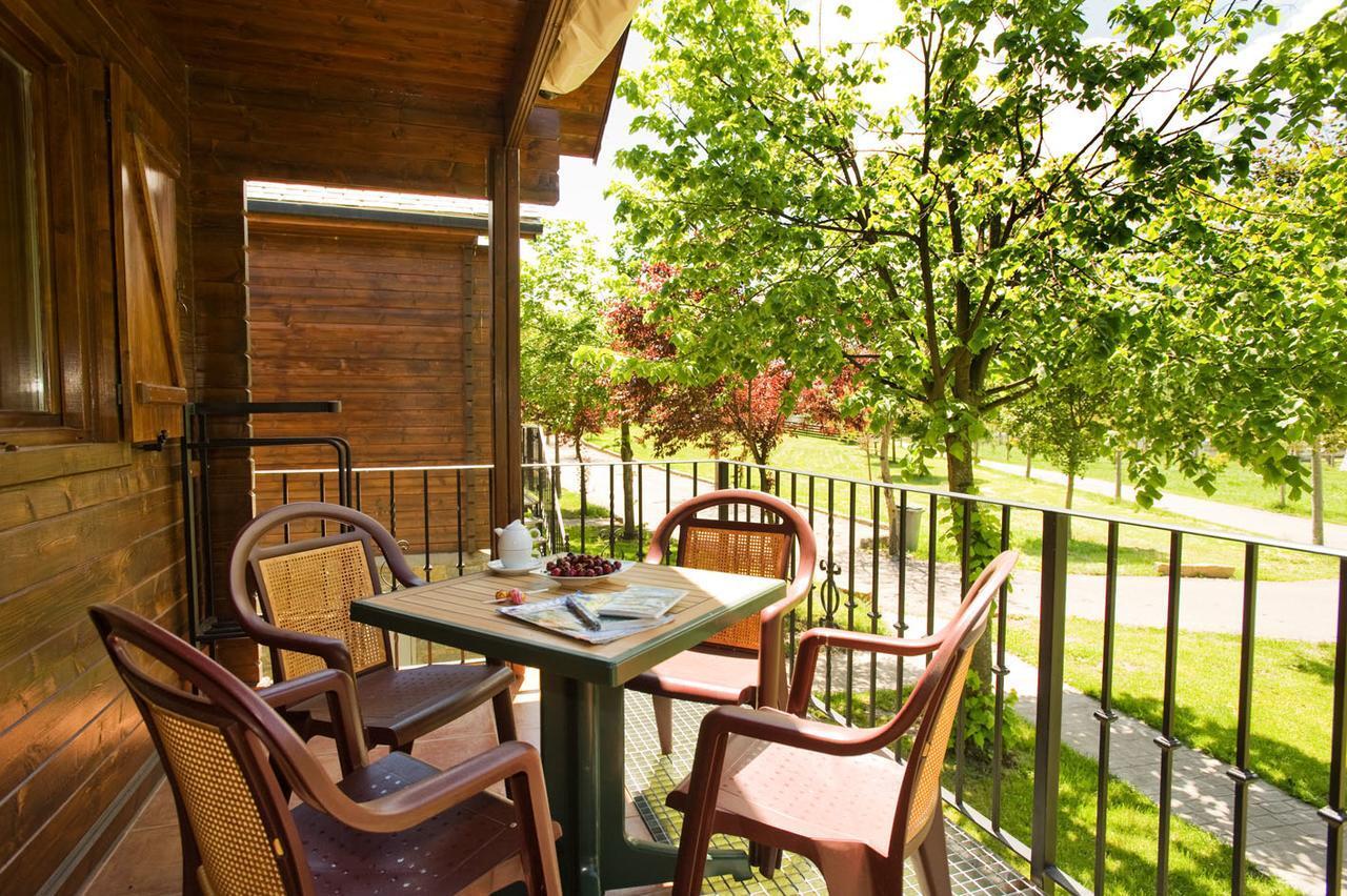 Bungalows La Borda D'Arnaldet Villanova Exterior photo